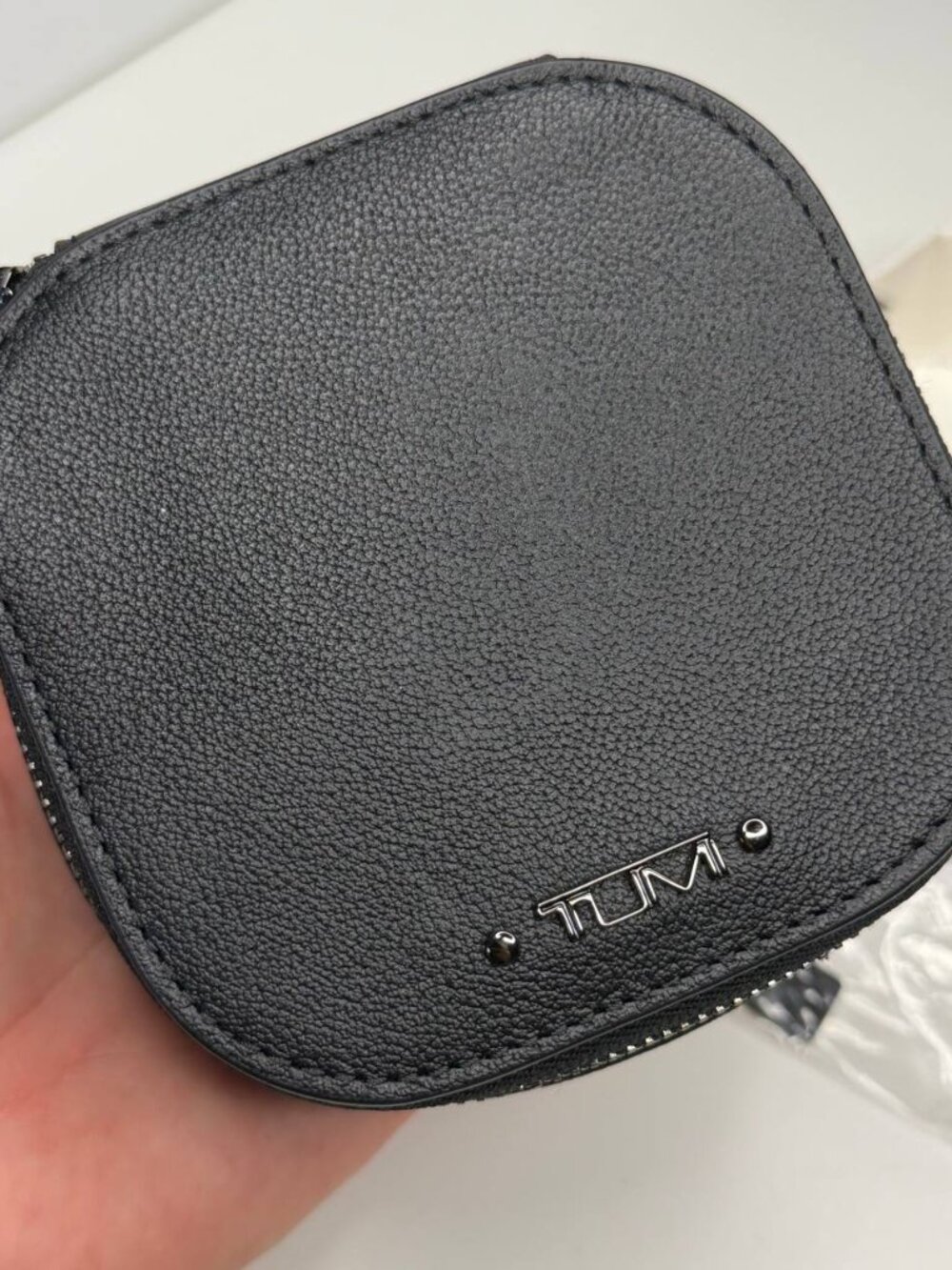 Authentic TUMI jewelry case black leather zip compact 4" travel jewelry box